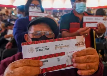 Advierten de nuevo modo de operar para robar la Pensión del Bienestar a abuelitos