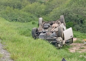 Familia herida al volcar camioneta en Tula, en la carretera Victoria-San Luis Potosí
