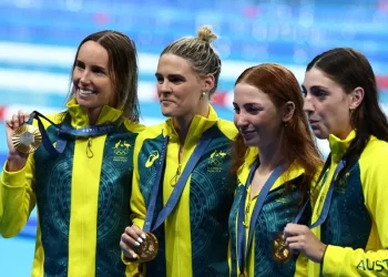 Australia domina en relevos 4×100 metros estilo libre femenil
