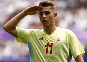 España suma victoria y califica a Cuartos de Final en futbol