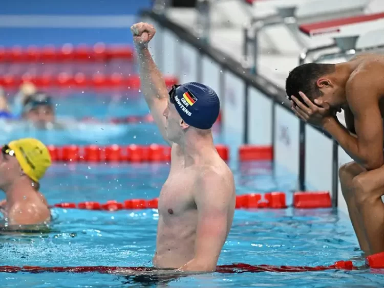 Lukas Märtens se queda con la medalla de oro en los 400 m libres