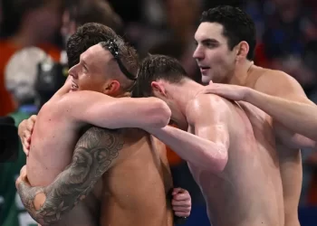 Cae el primer oro en París para Estados Unidos gracias a los relevos 4 x 100