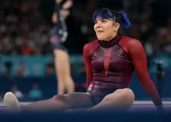 Alexa Moreno compromete su pase a finales en Gimnasia Artística