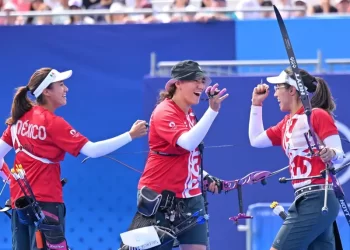México suma su primera medalla en París; Bronce en Tiro con Arco