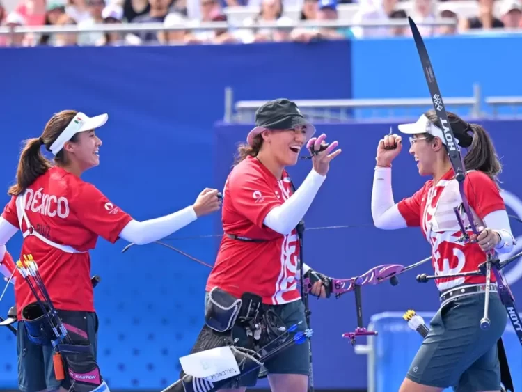 México suma su primera medalla en París; Bronce en Tiro con Arco