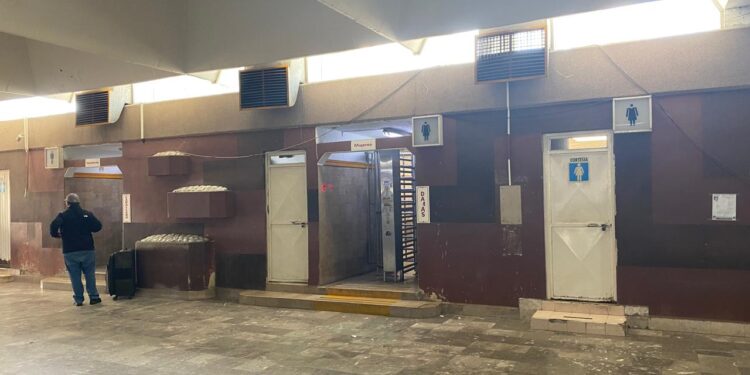 Urge rehabilitar la Central de Autobuses de Cd. Victoria; está en ruinas, es riesgosa para viajeros y empleados