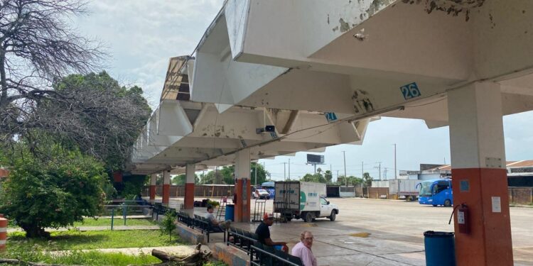 Urge rehabilitar la Central de Autobuses de Cd. Victoria; está en ruinas, es riesgosa para viajeros y empleados