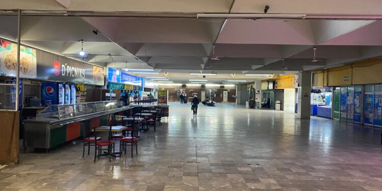 Urge rehabilitar la Central de Autobuses de Cd. Victoria; está en ruinas, es riesgosa para viajeros y empleados