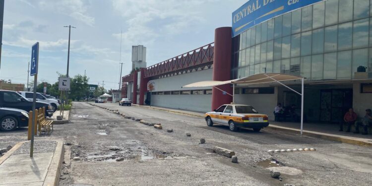 Urge rehabilitar la Central de Autobuses de Cd. Victoria; está en ruinas, es riesgosa para viajeros y empleados