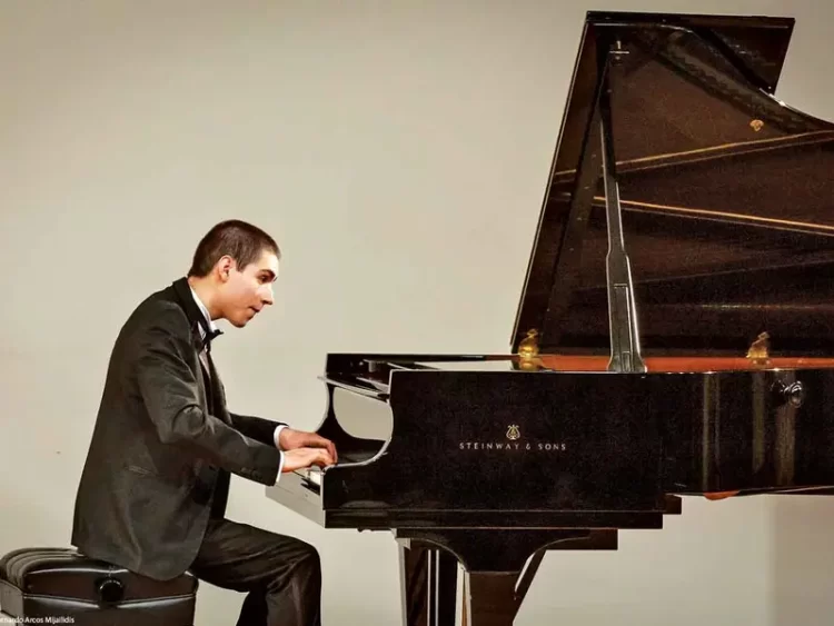 Exaltan inteligencia musical de pianistas mexicanos jóvenes Sergio Vargas y Mateo González