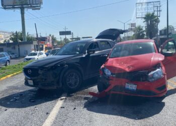 Dos heridos en carambola de autos en el crucero de calles 28 y Berriozábal de Cd. Victoria