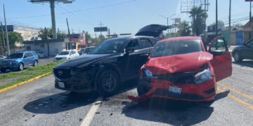 Dos heridos en carambola de autos en el crucero de calles 28 y Berriozábal de Cd. Victoria