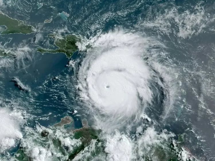 Huracán “Beryl” deja inundaciones y muertos en el Caribe; avanza hacia Jamaica