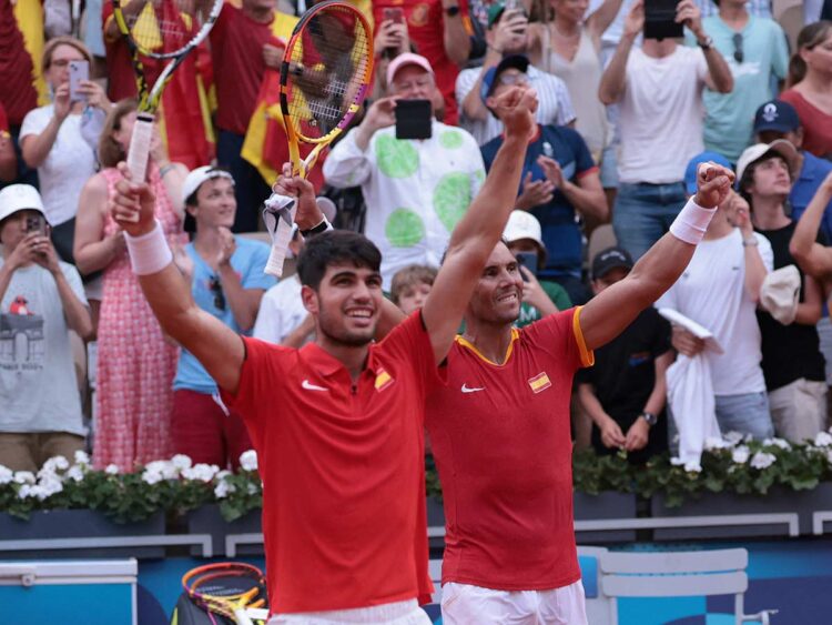 Nadal y Alcaraz sufren en París; a Cuartos en dobles