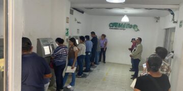 Usuarios piden a CFE reparar cajeros automáticos y aire acondicionado del área en Palacio Federal de Victoria