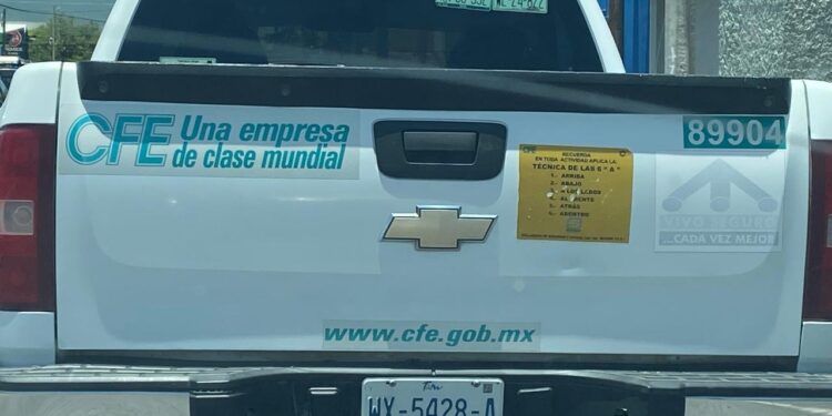 Usuarios piden a CFE reparar cajeros automáticos y aire acondicionado del área en Palacio Federal de Victoria