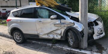 Fuerte choque de camionetas en el crucero del 21 y Juárez de cd. Victoria