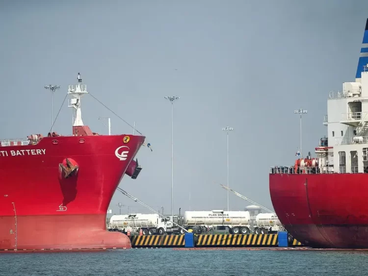 Pemex y sindicato acuerdan un aumento salarial y en prestaciones del 7%