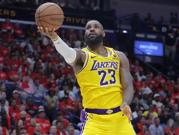 LeBron James renovará con Lakers y hará historia junto a su hijo