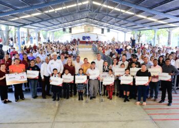 Entrega Américo Villarreal becas que benefician a 54 mil estudiantes de Tamaulipas