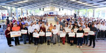 Entrega Américo Villarreal becas que benefician a 54 mil estudiantes de Tamaulipas
