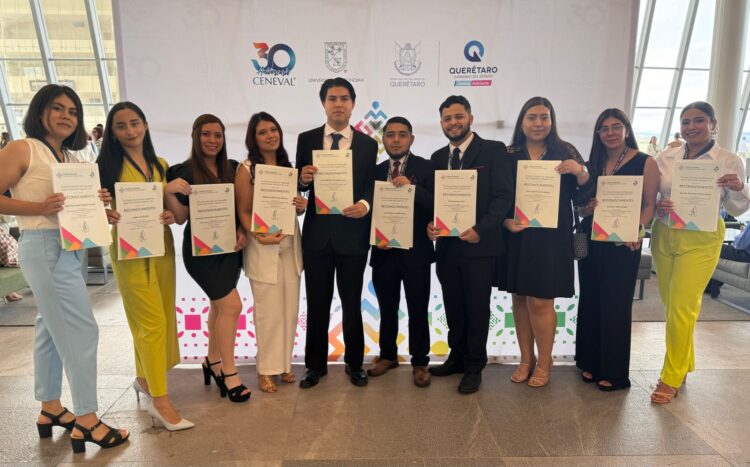 Reciben 17 médicos egresados de la UAT-Matamoros el Premio CENEVAL de Excelencia