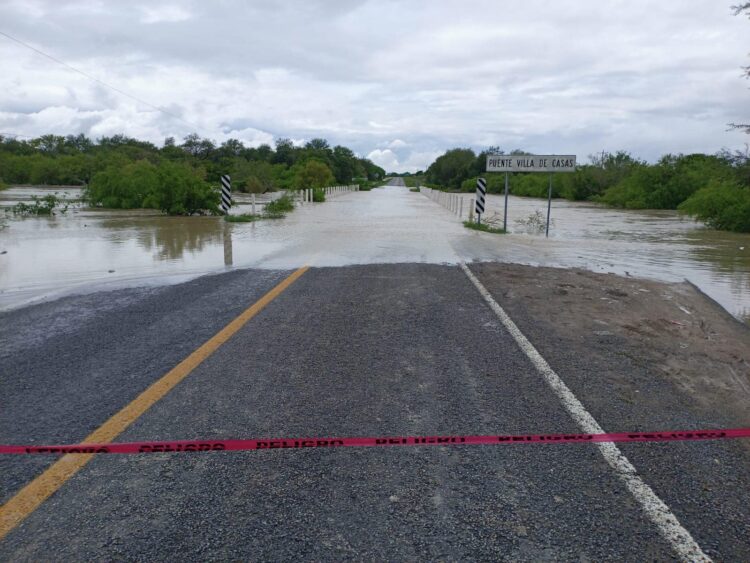 Cierran crretera Casas-Soto la Marina por crecida de arroyo
