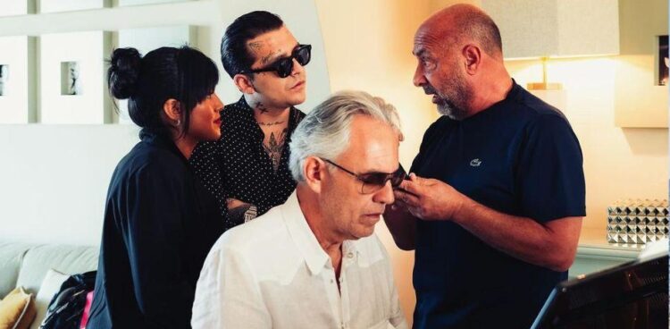 Christian Nodal brilla en homenaje a Andrea Bocelli