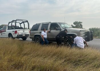 Guardia Estatal brinda apoyo a automovilistas en su tránsito por Tamaulipas
