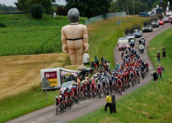 Ghirmay gana la etapa 8 del Tour de Francia 2024, Pogacar mantiene la cima