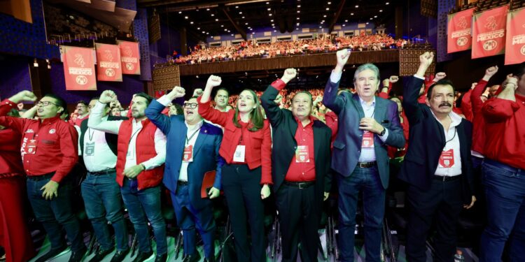 Asamblea Nacional de 3 mil 200 delegados aprueba reformas a documentos básicos del PRI 