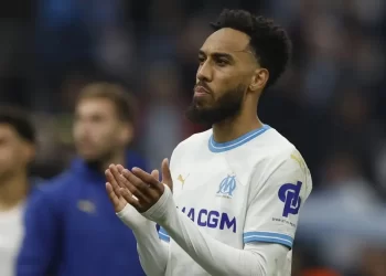 Julián Quiñónes formará dupla con Aubameyang en Arabia