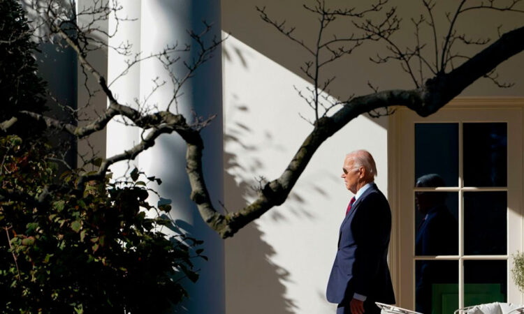 Biden regresa a la Casa Blanca tras superar el COVID-19