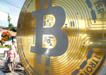 Adopción del bitcoin en El Salvador enfrenta rechazo popular