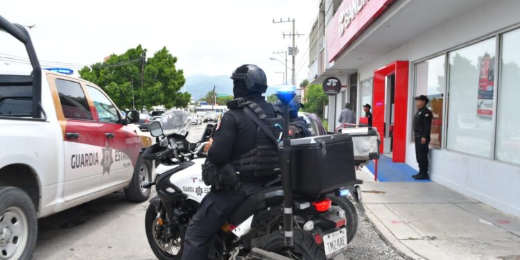 Vigilan los Bancos la Guardia Estatal