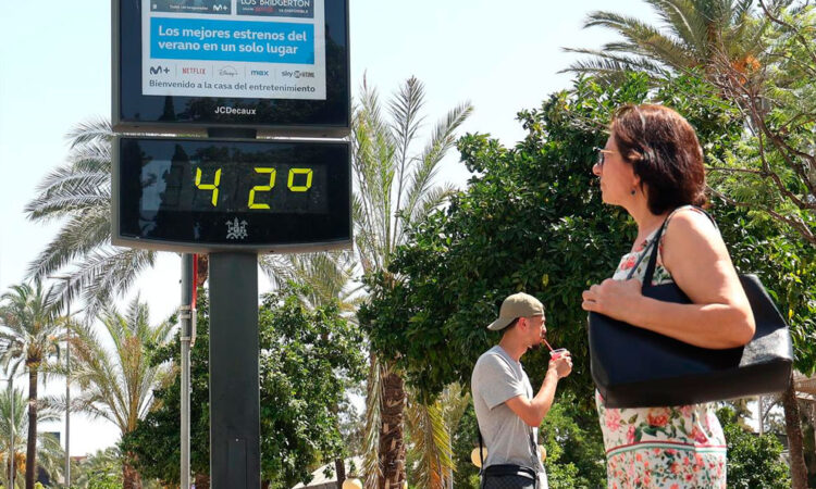 España enfrenta primera ola de calor con temperaturas de 40 grados