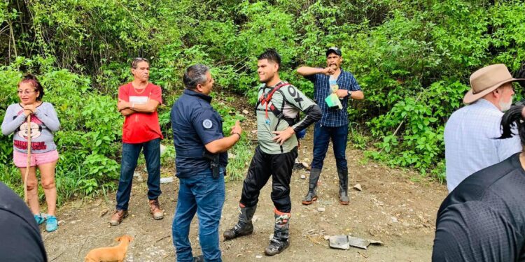 Rescatan a excursionistas