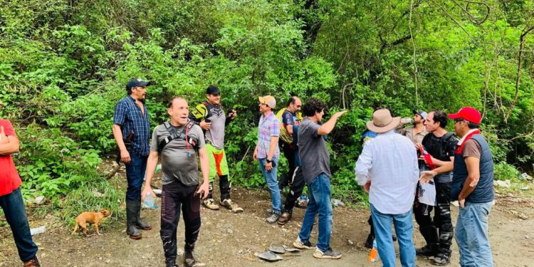 Rescatan a excursionistas