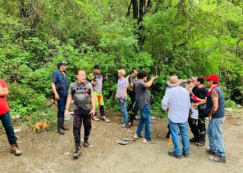 Rescatan a excursionistas