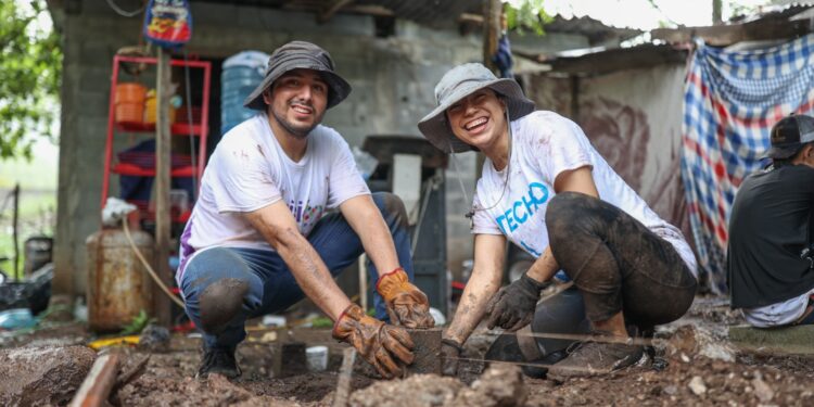 Unen esfuerzos Techo México y DIF Tamaulipas para construir vivienda emergente