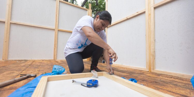 Unen esfuerzos Techo México y DIF Tamaulipas para construir vivienda emergente