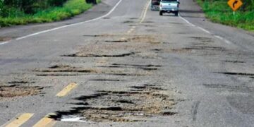 Gobierno de Tamaulipas aplicará 20 millones a bacheo emergente en carreteras federales