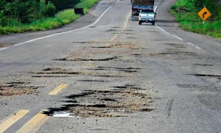 Gobierno de Tamaulipas aplicará 20 millones a bacheo emergente en carreteras federales