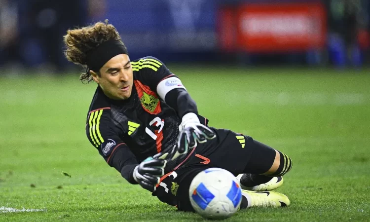 El mundo del fútbol felicita a Guillermo Ochoa en su 38º cumpleaños