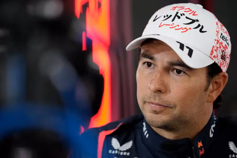 Checo Pérez podría perder su lugar en Red Bull a pesar de contrato