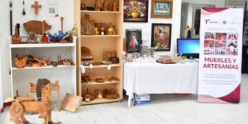 Impulso a la reinserción social con venta de artesanías