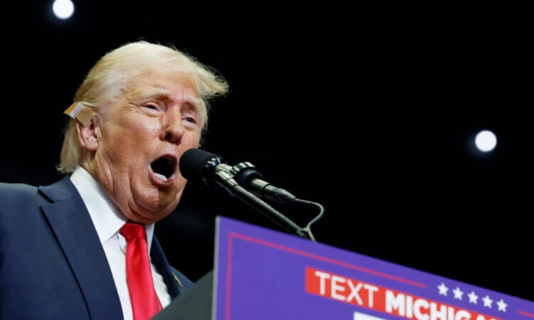 Trump lanza estrategia publicitaria contra Harris