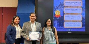 Estudiantes de economía de la UAT reciben reconocimiento nacional