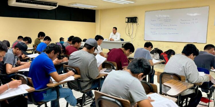 Concluye la UAT aplicación del examen CENEVAL de ingreso