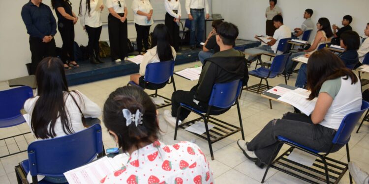 Concluye la UAT aplicación del examen CENEVAL de ingreso